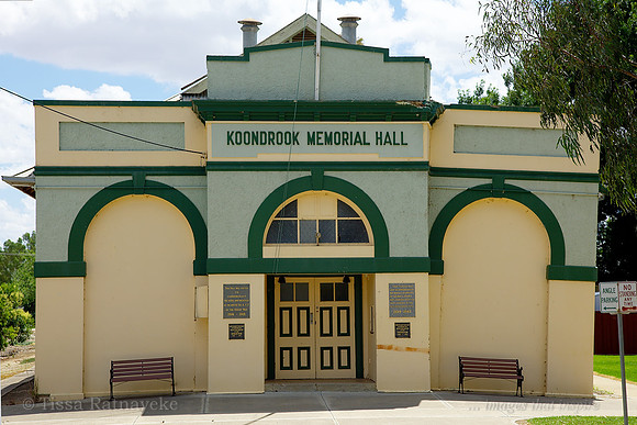 Koondrook Memorial Hall - Victoria - it's subsiding on the right